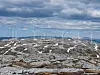 Dette er deler av Norges største vindkraftanlegg, Øyfjellet. Totalt er det 72 vindturbiner her.