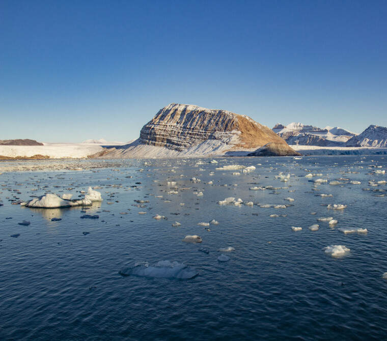 Klimaendringne i Arktis er store. For landet som helhet var februar 2,1 grader over normalen.