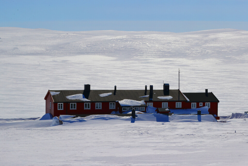 Det er gode snøforhold rundt Rauhelleren, som pleier å ha godt med besøkende. Her fra 2020 – da hytta var helt stengt på grunn av koronapandemien. Det er gode snøforhold rundt Rauhelleren, som pleier å ha godt med besøkende. Her fra 2020 – da hytta var helt stengt på grunn av koronapandemien.