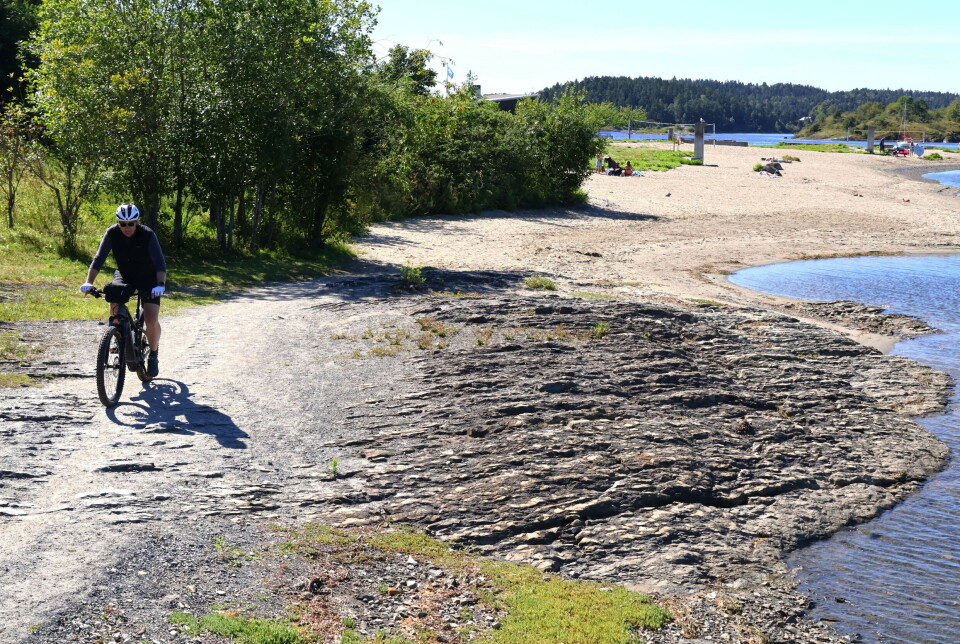 Lett terrengsykling ved strendene helt ute på Storøyodden vest på Storøya. Lett terrengsykling ved strendene helt ute på Storøyodden vest på Storøya.