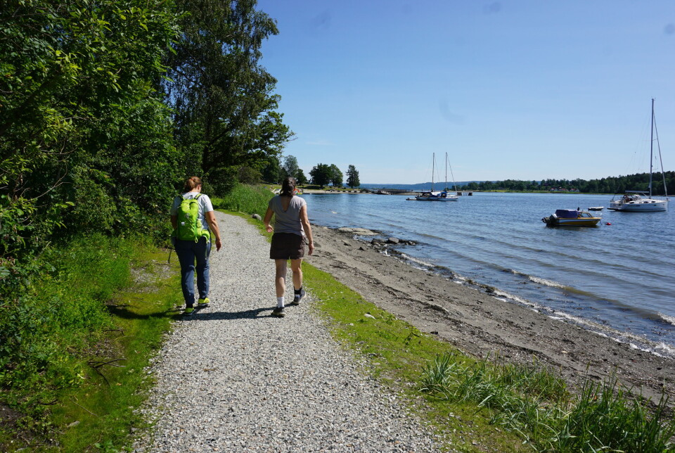 Hvalstrand Bad i Asker kommune er ett av de statlig sikrede friluftsområdene. Hvalstrand Bad i Asker kommune er ett av de statlig sikrede friluftsområdene.