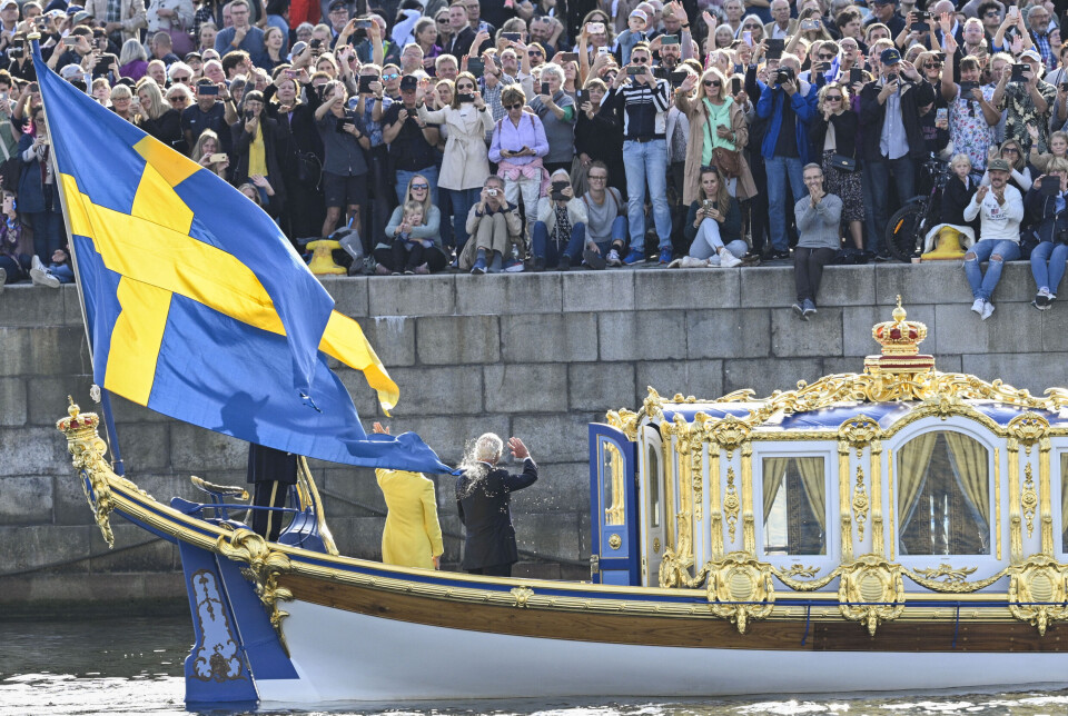 Sveriges hovedstad har den beste lufta blant alle hovedstedene i Norden, ifølge EEA. Her vinker kong Carl Gustaf og dronning Silvia til tilskuere i forbindelse med kongens 50-årsjubileum på tronen i 2023. Sveriges hovedstad har den beste lufta blant alle hovedstedene i Norden, ifølge EEA. Her vinker kong Carl Gustaf og dronning Silvia til tilskuere i forbindelse med kongens 50-årsjubileum på tronen i 2023.