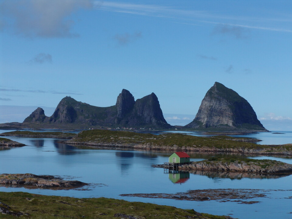 Øya Sanna med Trænstaven er et av de 15 landskapene i Nordland som er med i den najsonale oversikten. Øya Sanna med Trænstaven er et av de 15 landskapene i Nordland som er med i den najsonale oversikten.