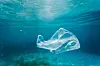 Havforsøplingen og tilførselen av plast til verdenshavene øker globalt ifølge FN og Miljødirektoratet. Det anslås at det årlig havner mellom 9 og 23 millioner tonn plast i havet, og mengden kan tredobles innen 2040 uten nye tiltak.